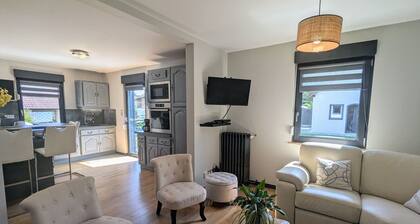 GĂźte spacieux, confort moderne, jardin paisible