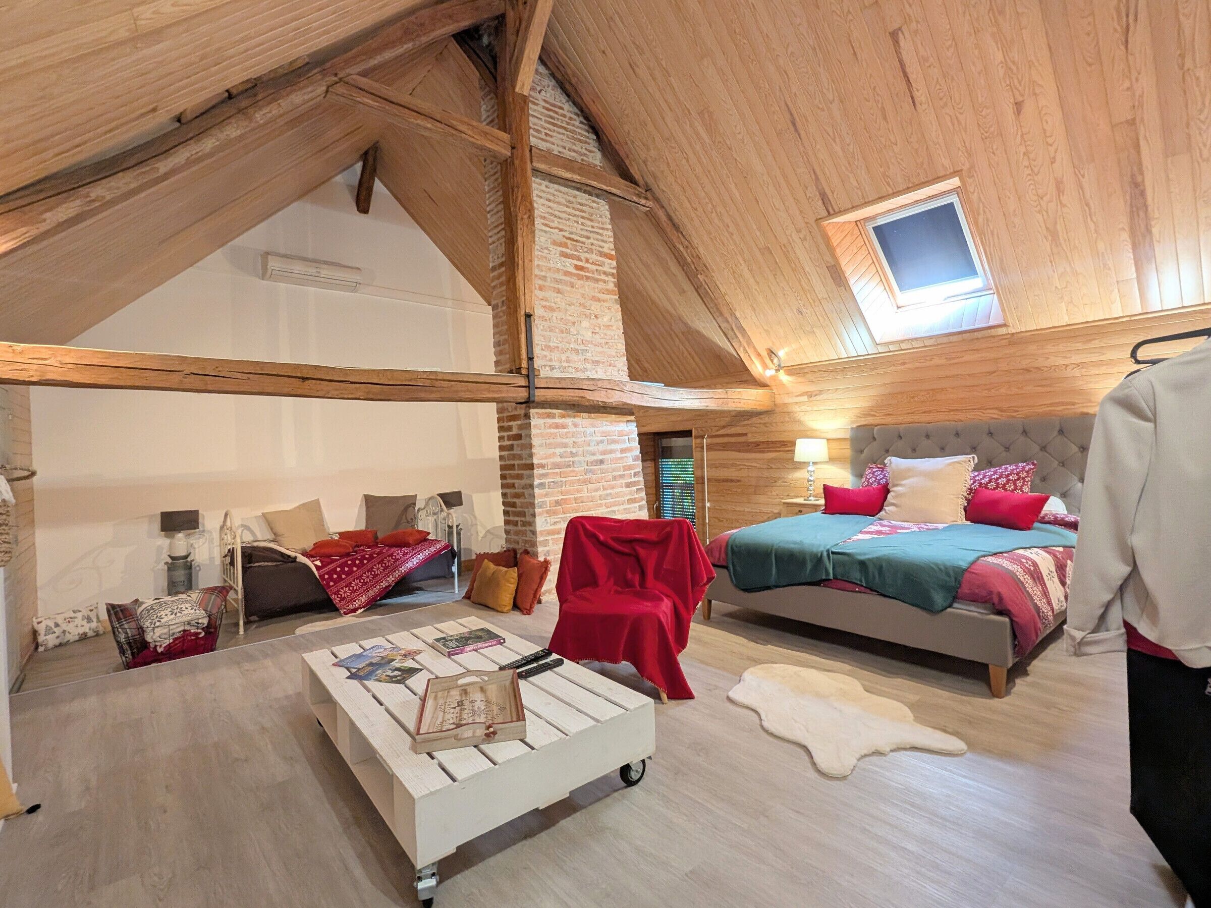 4 bedrooms, free WiFi, bed sheets