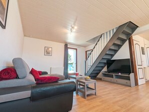 TV - Family cottage with shared pool, terrace, and WiFi (Ségry)