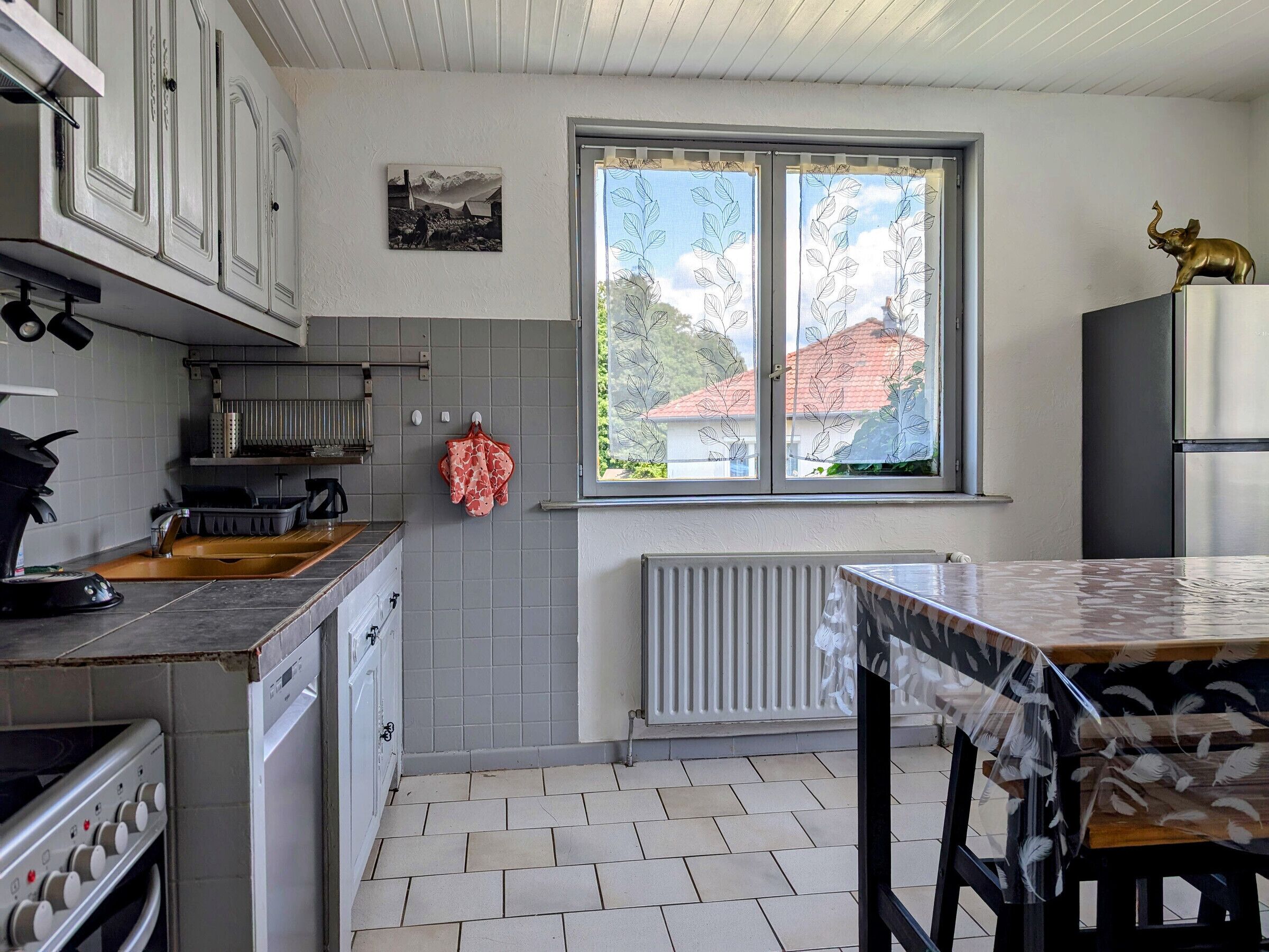 Fridge, microwave, dishwasher