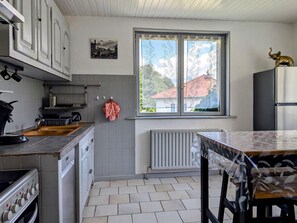 Kühlschrank, Mikrowelle, Geschirrspüler