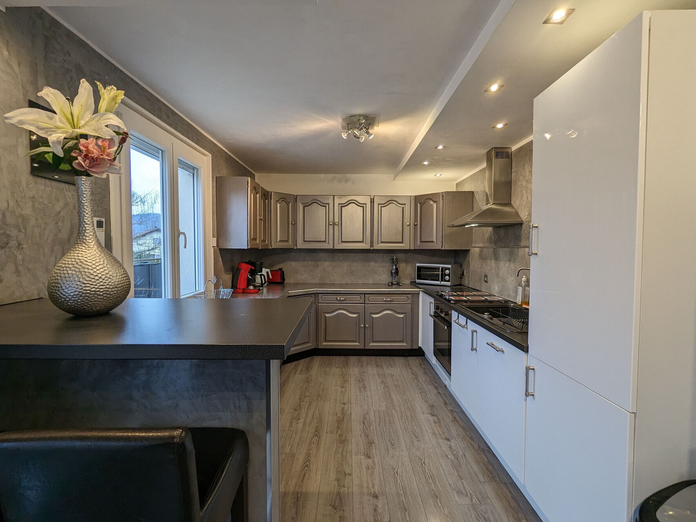 冷蔵庫、電子レンジ、食器洗い機