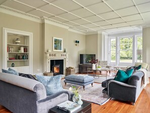 TV, fireplace, offices - Large Manor House with Pool, Hot Tub & Gardens (Norwich)