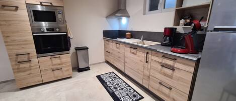 Frigorífico, microondas y lavavajillas