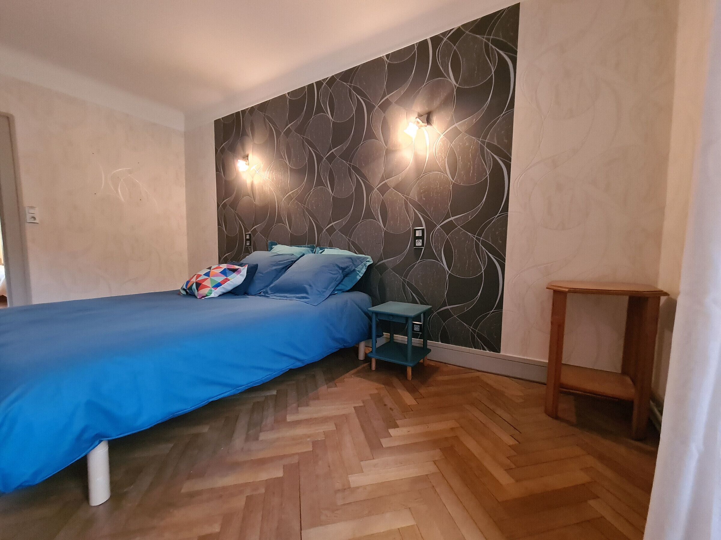 5 habitaciones y wifi gratis 