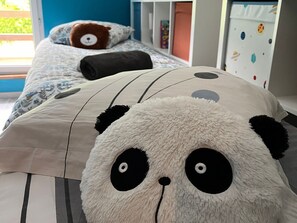 3 bedrooms, free WiFi, bed sheets