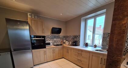 House in Berry with enclosed garden near Lake Eguzon