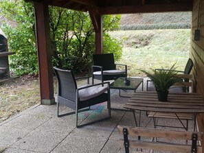 Outdoor dining - Family chalet Vosges with foosball and pets allowed (Ventron)