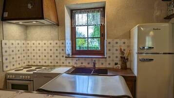 Réfrigérateur, micro-ondes, lave-vaisselle