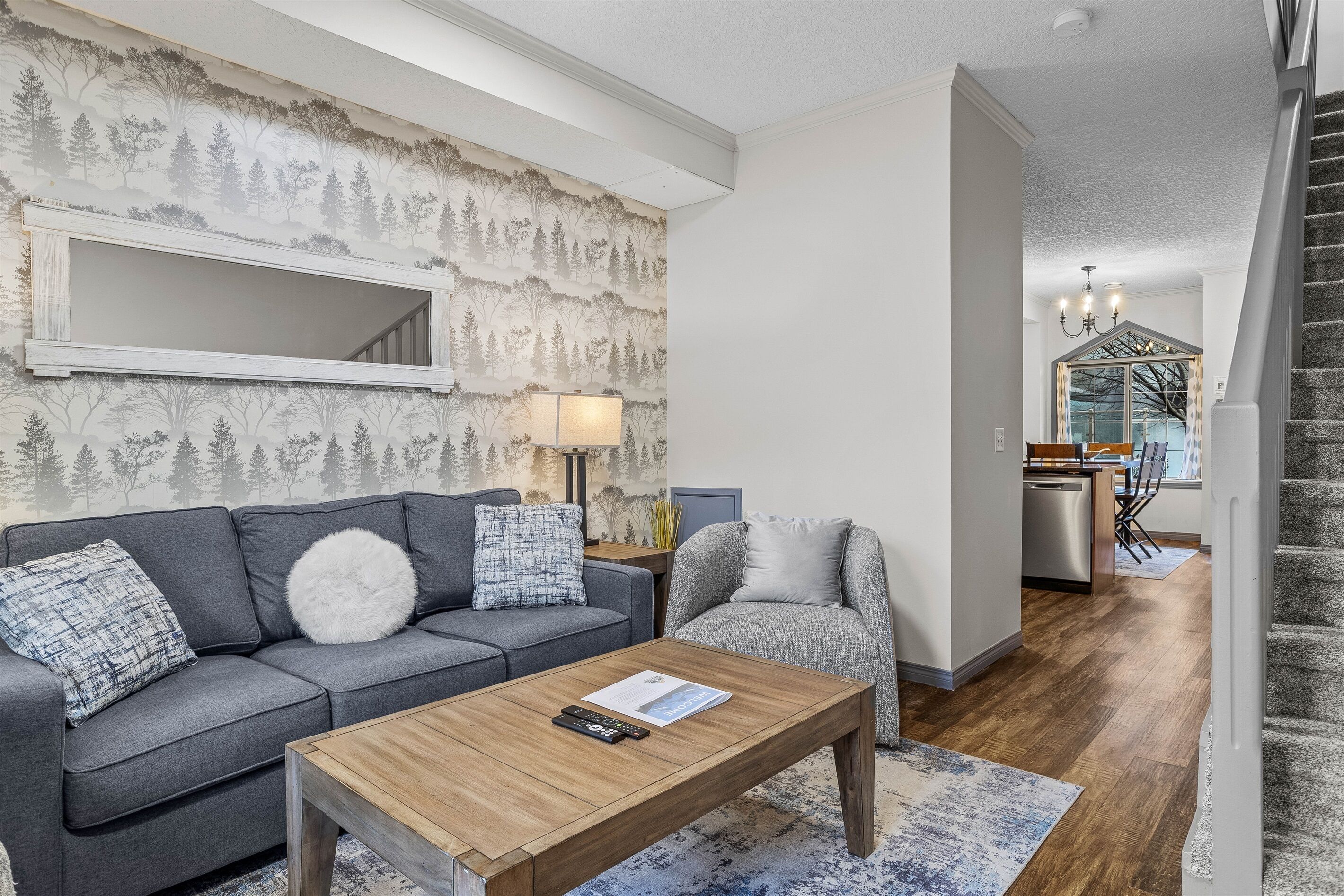 Tv, eldstad, tv-spel och dvd-spelare