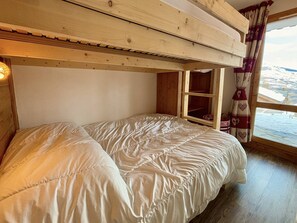 2 bedrooms, free WiFi - Cozy 4-person apartment, 2 bedrms, near slopes, balcony (La Plagne-Tarentaise)