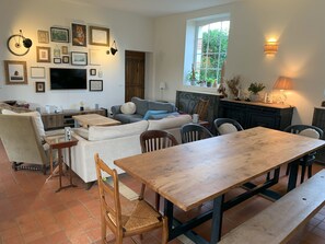 Living area - Room with heated pool in Brenne Regional Park (Communauté de communes Brenne - Val de Creuse-Rosnay)