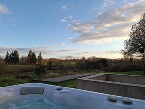 Bain à remous extérieur
