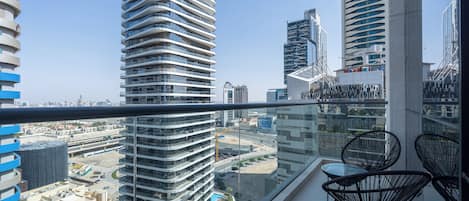 Apartemen Bisnis, 3 kamar tidur, balkon, pemandangan kota | Balkon