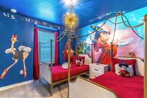 5 bedrooms, iron/ironing board, free WiFi, bed sheets