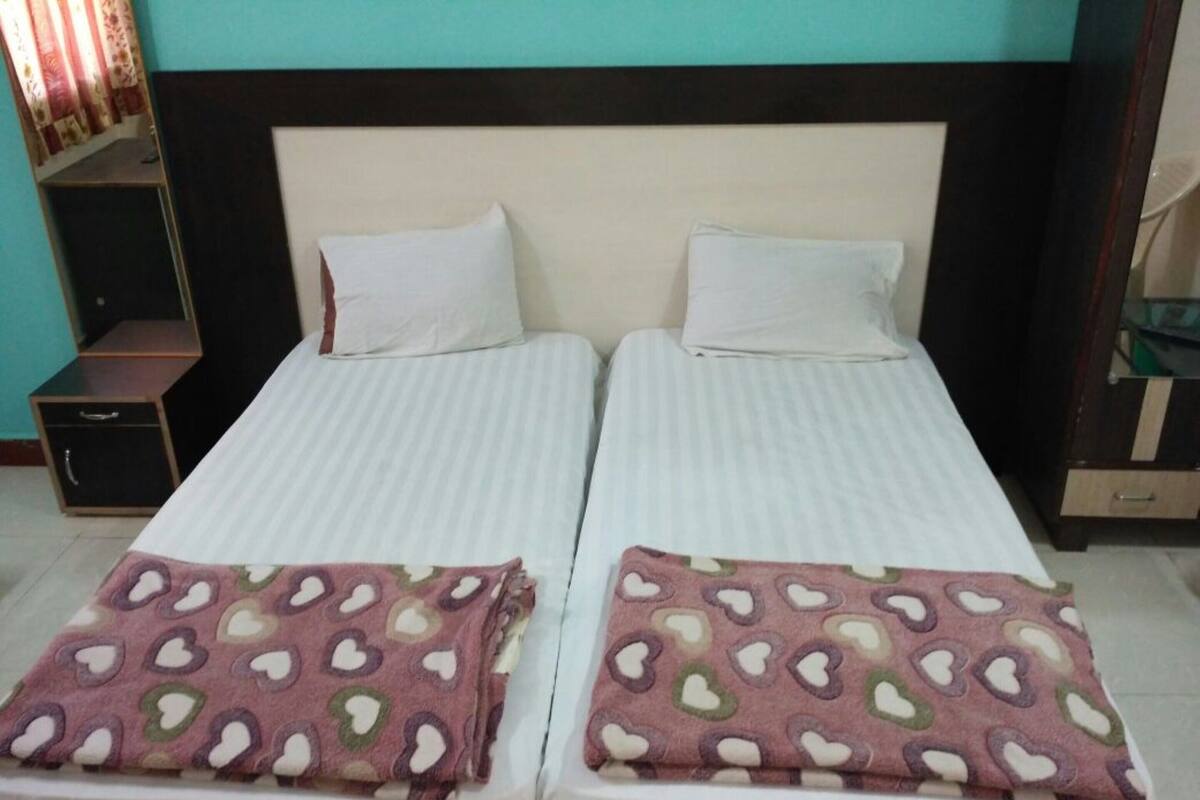 Free WiFi, bed sheets