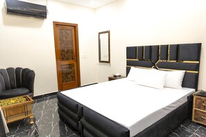 Deluxe Double Room | Free WiFi