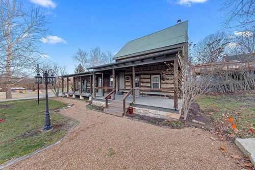 Rustic Augusta Wood Cabin