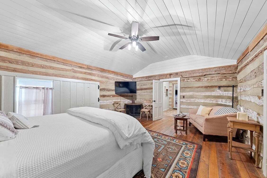 2 bedrooms, WiFi (free), bed sheets