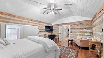 2 bedrooms, WiFi (free), bed sheets