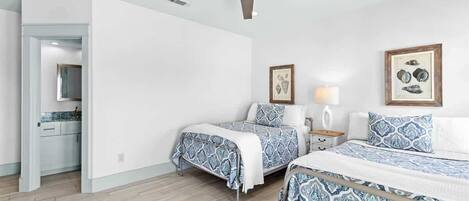 1st Floor- 2 Full Beds