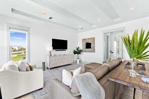 Smart TV - Sweet Melissa: Sleeps 14, Private Pool, Gulf Views (Santa Rosa Beach)