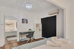 3 bedrooms, iron/ironing board, WiFi - TP Ashgrove House - House A (Ashgrove)