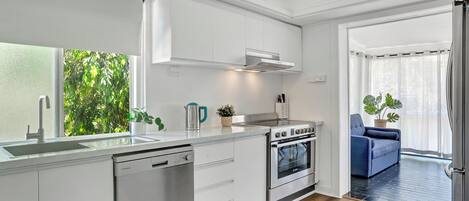 Refrigerador y parrilla de estufa