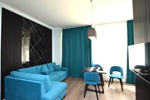 Διαμέρισμα, Μη Καπνιστών, Ιδιωτικό Μπάνιο | Περιοχή καθιστικού | Τηλεόραση Smart 43 ιντσών με ψηφιακά κανάλια