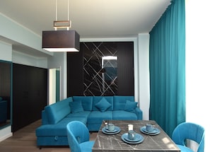 Stay with legends 2, Apartment, Non Smoking, Private Bathroom | In-room dining