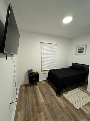 3 bedrooms, iron/ironing board, free WiFi, bed sheets - Cozy 3-bedroom house in fabulous Decatur , AC, WiFi (Decatur)