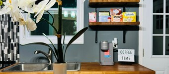 Cozy 3-bedroom house in fabulous Decatur , AC, WiFi