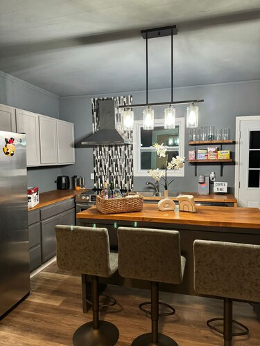 Cozy 3-bedroom house in fabulous Decatur , AC, WiFi