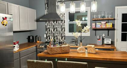 Cozy 3-bedroom house in fabulous Decatur , AC, WiFi
