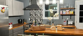 Cozy 3-bedroom house in fabulous Decatur , AC, WiFi