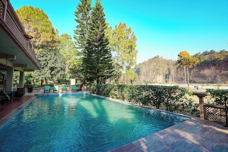 2 piscinas al aire libre