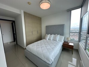 3 chambres, bureau, fer et planche à repasser, Wi-Fi