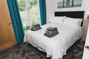 4 makuuhuonetta, silitysrauta/-lauta, vauvan matkasänky, ilmainen Wi-Fi