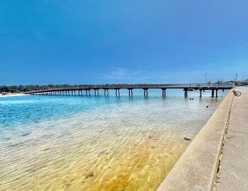 Brand new  4-bedroom house inside of town Lakes Entrance