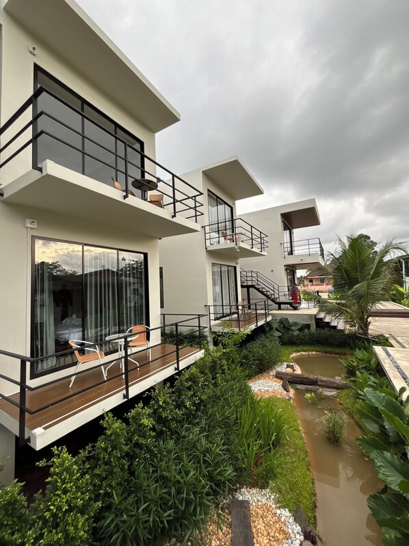 Deluxe Double Room, Balcony, Garden View | Interior