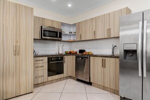 Fridge, microwave, oven, stovetop - Ground Floor 2 bedroom 2 bath condo at The Pearl (Oranjestad)