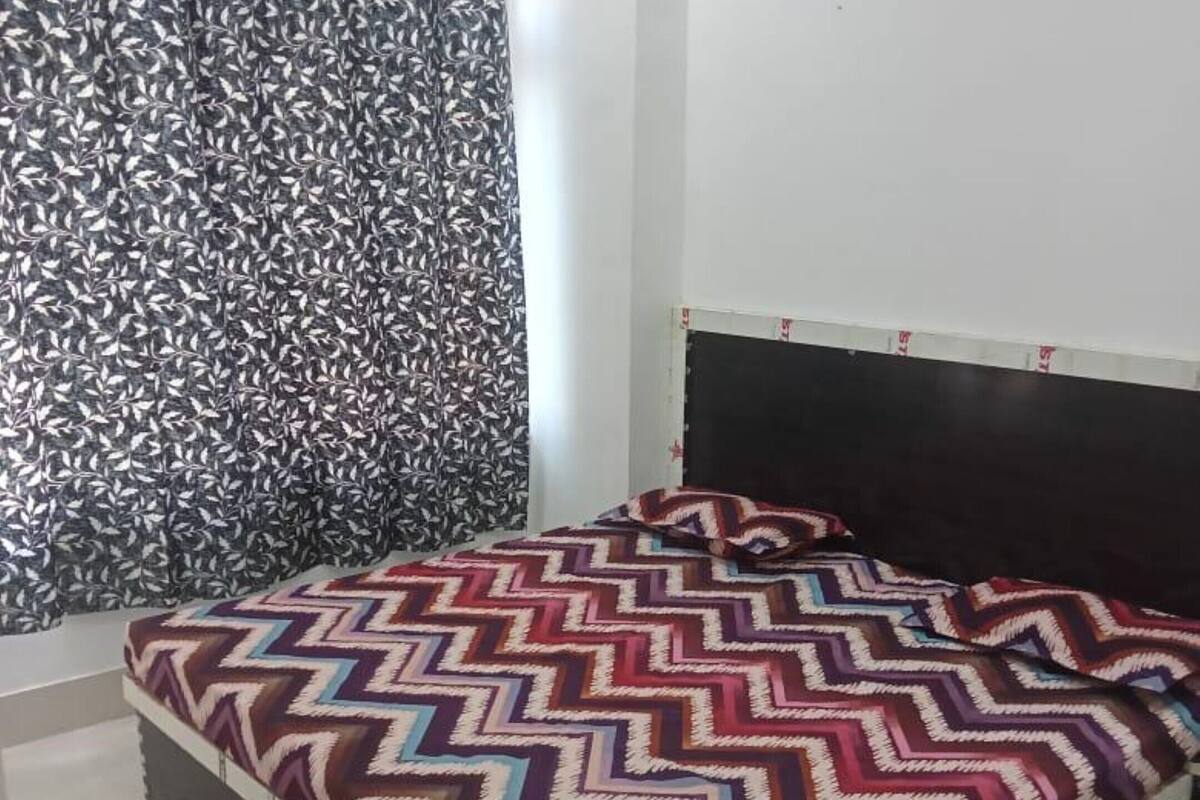 WiFi (free), bed sheets
