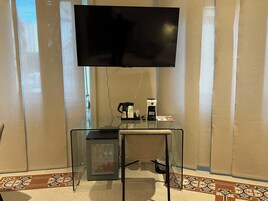 Suite estudio Confort, 1 cama de matrimonio grande, vistas a la ciudad | Caja fuerte, escritorio, wifi gratis