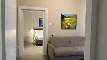 Junior Triple Room | In-room safe, desk, free WiFi