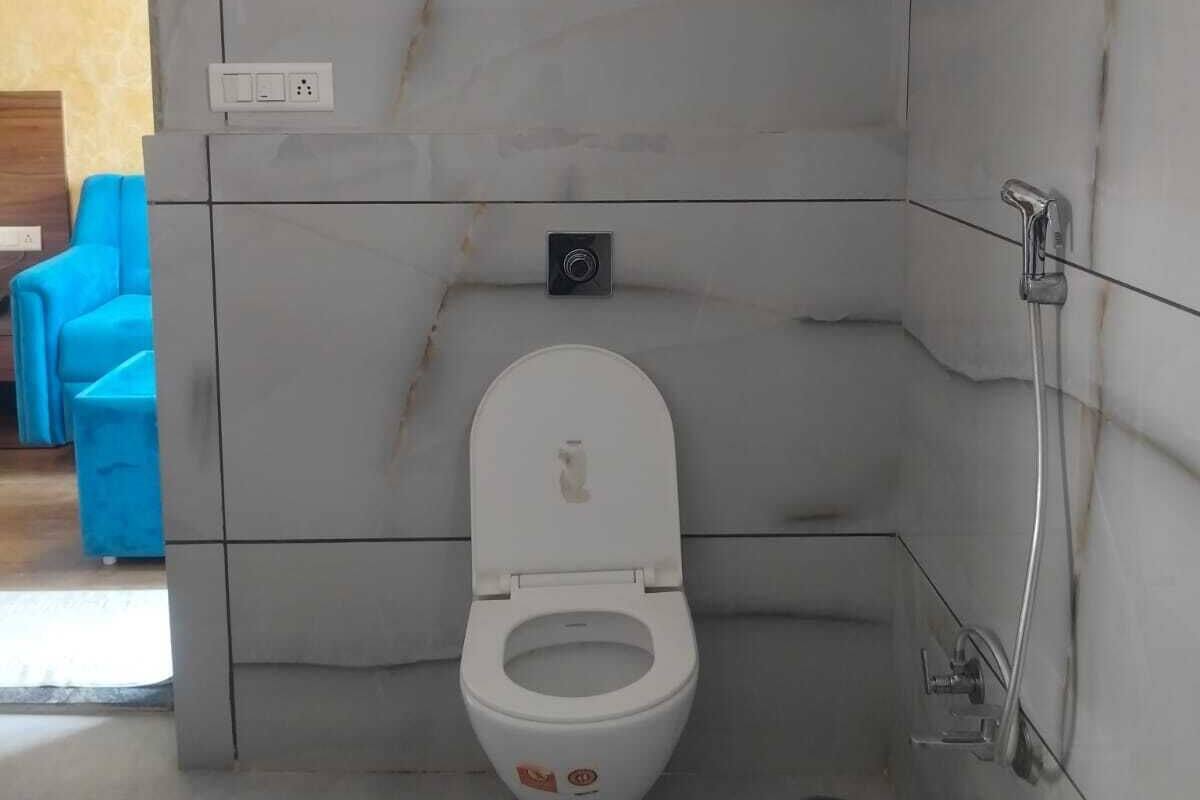 Ducha, secador de pelo, toallas, jabón