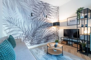 Apartment, 1 Bedroom, Smoking | Living area