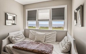 5 bedrooms, free WiFi, bed sheets