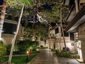 Front of property – evening/night - Resort Apartments - Royal Amwaj South (Dubai)