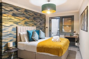 3 slaapkamers, een bureau, een strijkplank/strijkijzer, gratis wifi