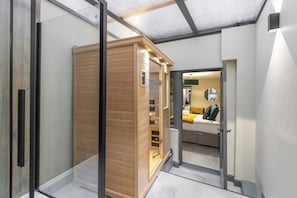 3 habitaciones, escritorio, tabla de planchar con plancha y wifi gratis 